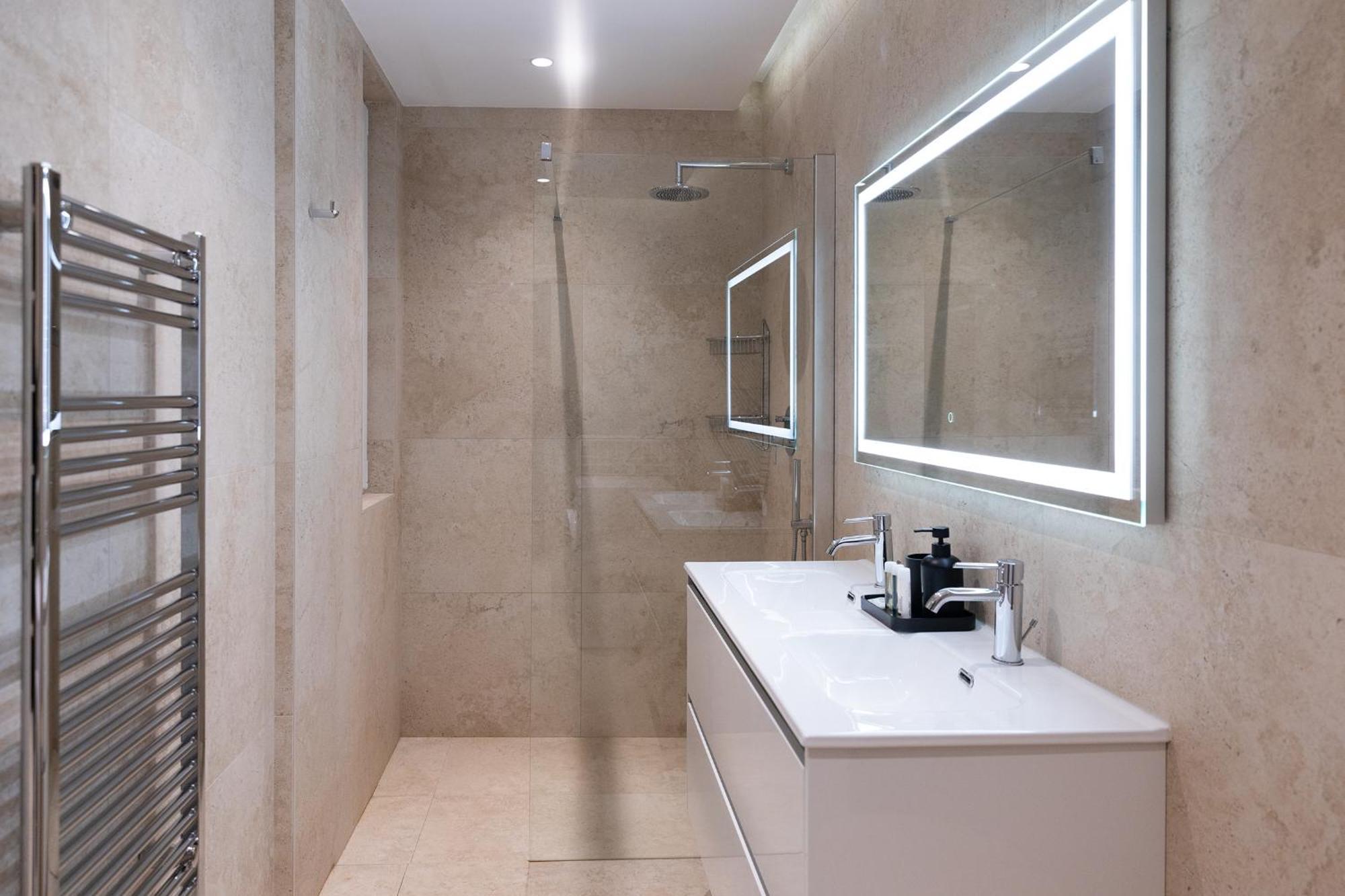 Florette Suite 1Br With Stunning Lounge Terrace By Arcobnb إيل فورجانا المظهر الخارجي الصورة