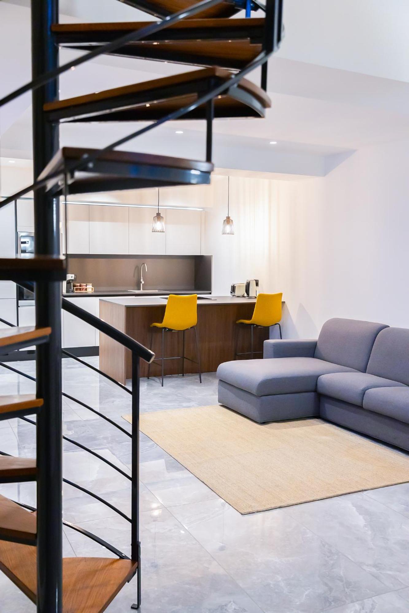Florette Suite 1Br With Stunning Lounge Terrace By Arcobnb إيل فورجانا المظهر الخارجي الصورة