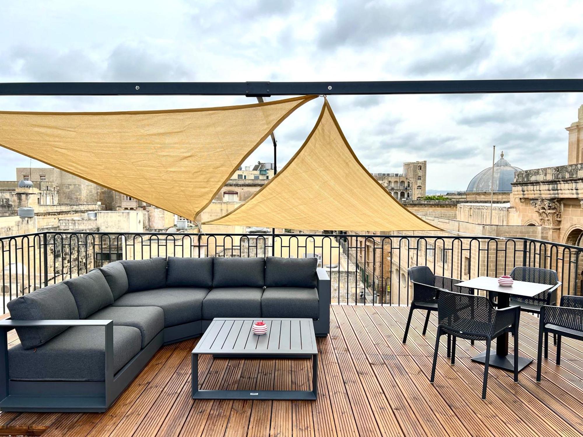 Florette Suite 1Br With Stunning Lounge Terrace By Arcobnb إيل فورجانا المظهر الخارجي الصورة